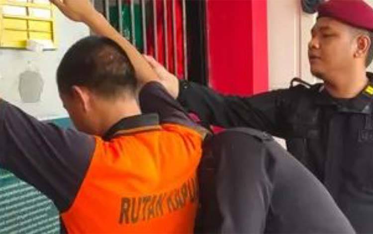 Peringati HBP ke-61, Rutan Kapuas Razia Gabungan Kamar Hunian WBP