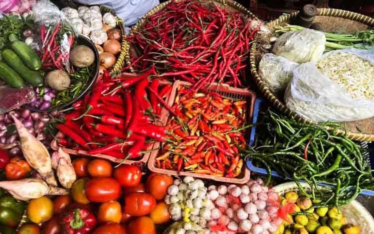 Harga Ayam dan Cabai Rawit Turun, Bawang Putih di Kobar Naik