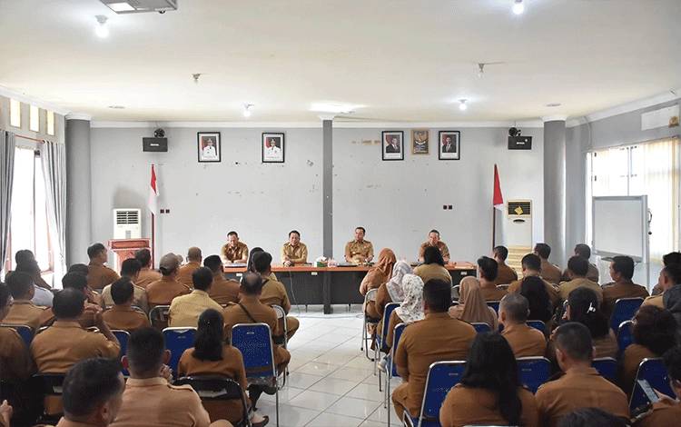 Bupati Kapuas Kunjungi Dinas PUPRPKPP, Tekankan Efisiensi