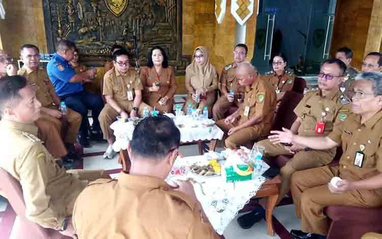 Pj Bupati Barito Utara Sampaikan Pentingnya Informasi Lengkap untuk Masyarakat