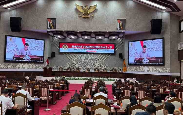 DPRD Kalteng Sampaikan Aspirasi Masyarakat dalam Rapat Paripurna