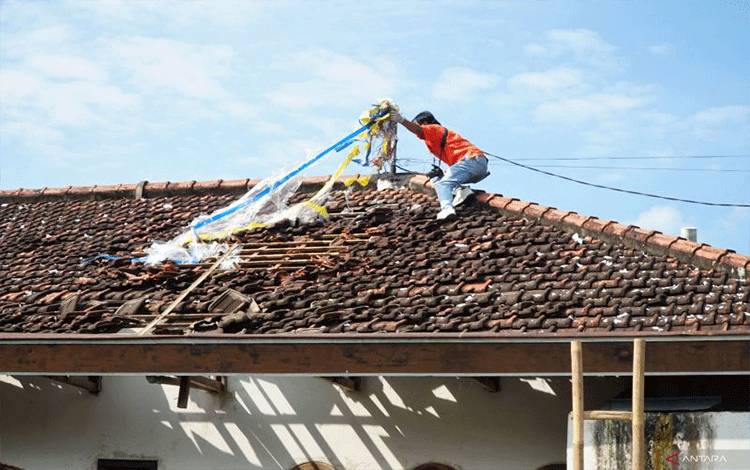 Balon Udara Berpetasan Meledak Rusak Rumah Warga