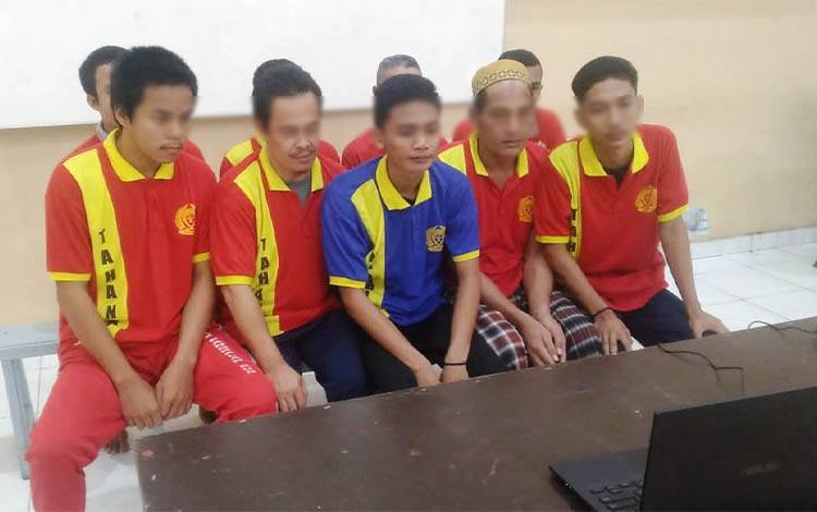 Penjarahan Sawit di Kalteng: Jaksa Tuntut Penjara 9 Terdakwa
