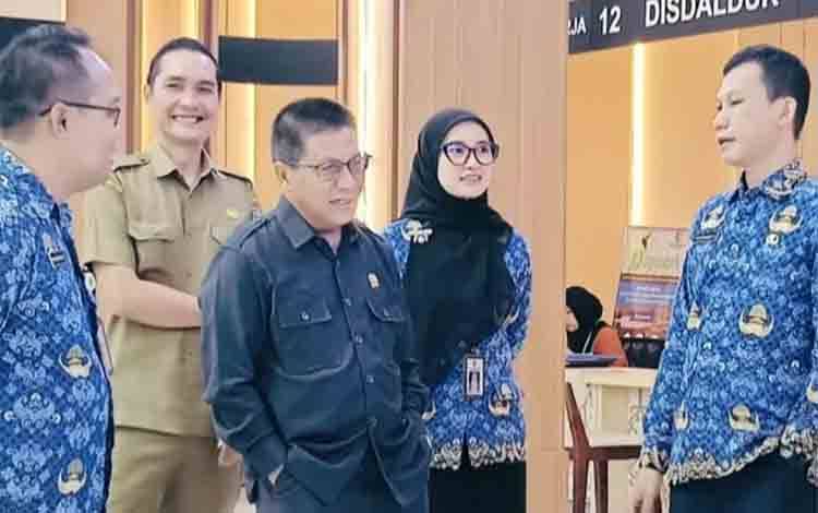 DPMPTSP Palangka Raya Tekankan Kedisiplinan dan Kolaborasi untuk Pelayanan Prima