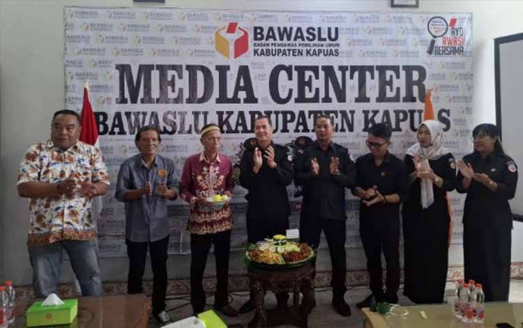 Bawaslu Kapuas Gelar Syukuran HUT ke 17 Bawaslu RI