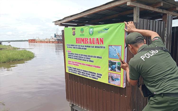 BKSDA Sampit Ingatkan Warga, Buang Jeroan Ayam ke Sungai Undang Buaya Dekati Permukiman