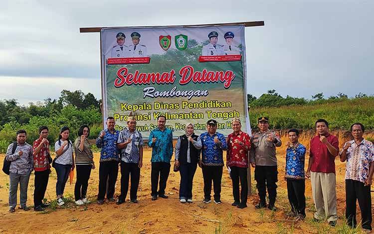 Disdik Kalteng Tinjau Lokasi Pembangunan SMKN Tualan Hulu