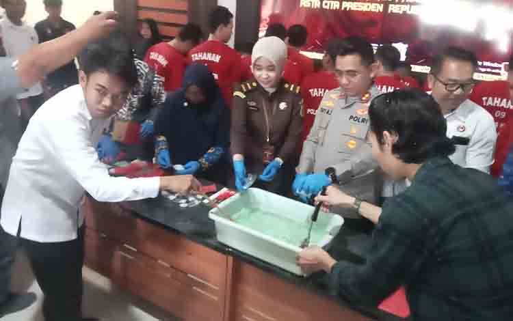 Polres Kotim Musnahkan Lebih dari 489 Gram Sabu
