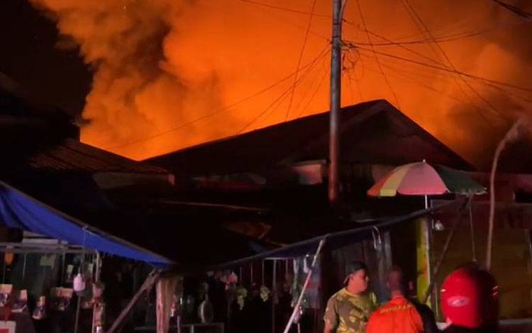 Kebakaran Hanguskan Pasar Sari Mulia Kapuas