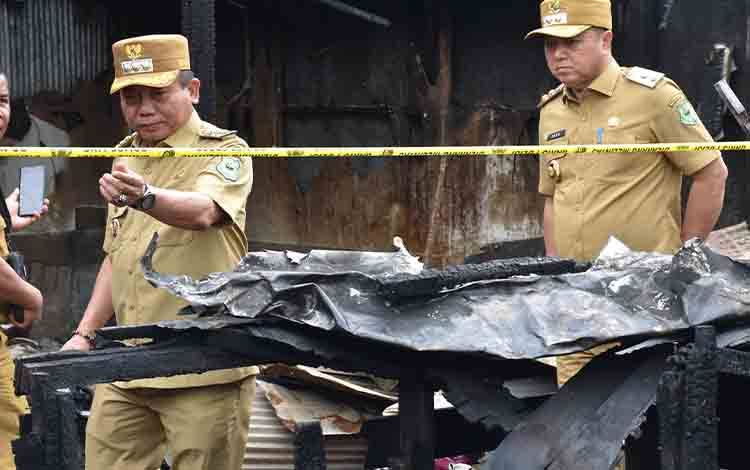 Bupati Kapuas Tinjau Lokasi Kebakaran di Pasar Sari Mulia