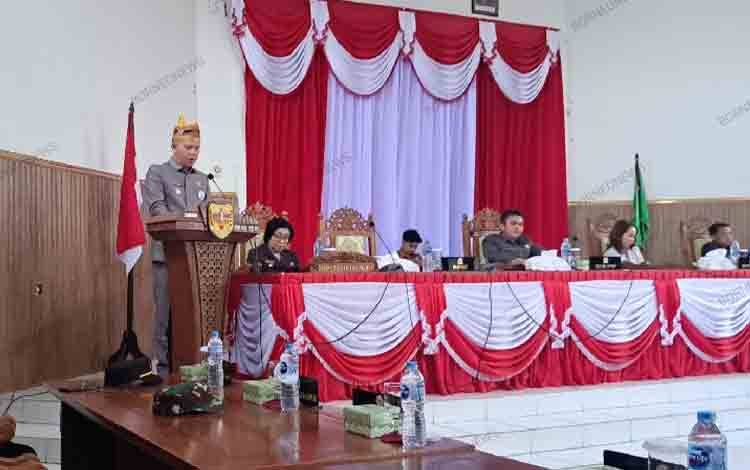 Bupati Gunung Mas Sampaikan Enam Raperda kepada DPRD