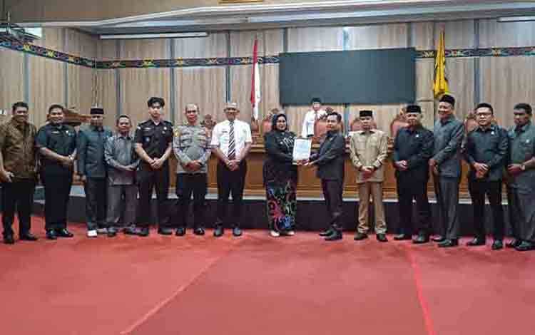 DPRD Kotim Sampaikan Rekomendasi LKPJ Bupati Tahun Anggaran 2024