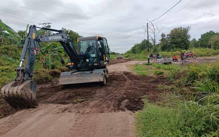 Wali Kota Realisasikan Perbaikan Jalan AMD Petuk Katimpun