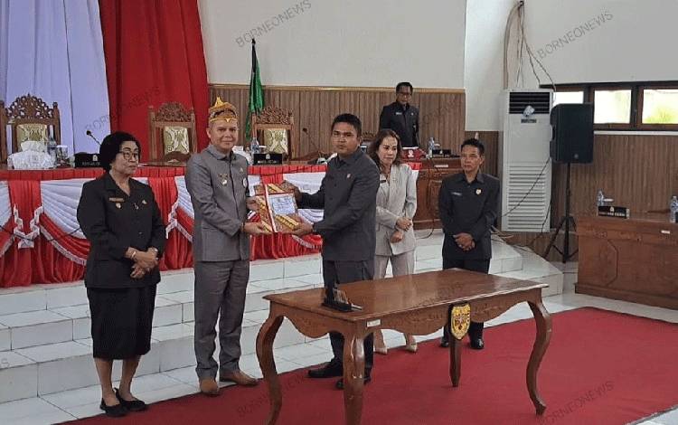 Bupati Gunung Mas TTD Kesepakatan dengan DPRD Soal Hal Ini