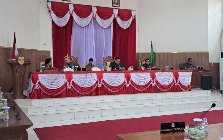 Enam Fraksi DPRD Gunung Mas Setuju Enam Raperda Dibahas Lebih Lanjut
