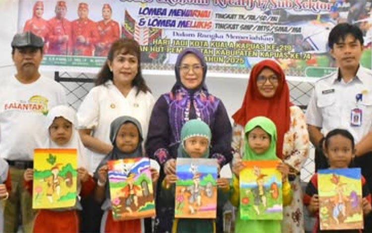 Lomba Mewarnai dan Melukis Meriahkan HUT Kapuas