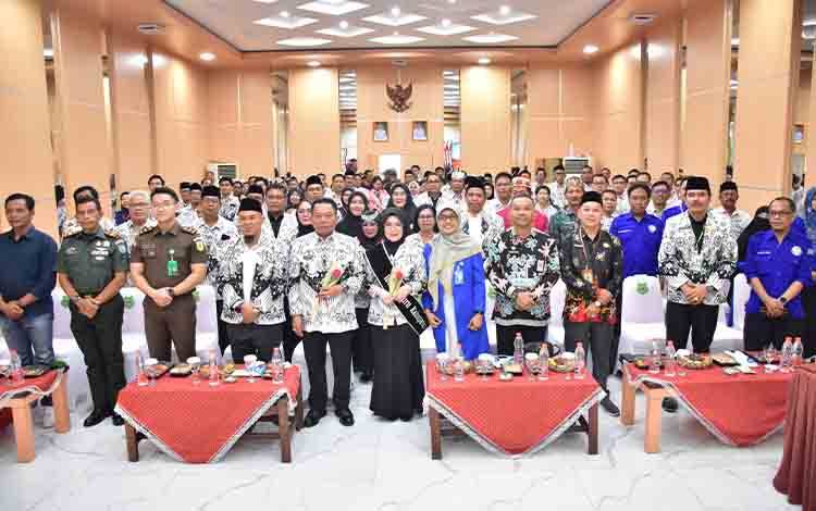 Bupati Kapuas Buka Konferensi Kabupaten PGRI, Dorong Peningkatan Kualitas Pendidikan