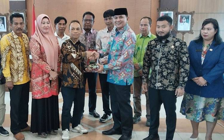 Pemkab Barito Timur Jadi Rujukan Strategi Pengelolaan PAD Barito Kuala
