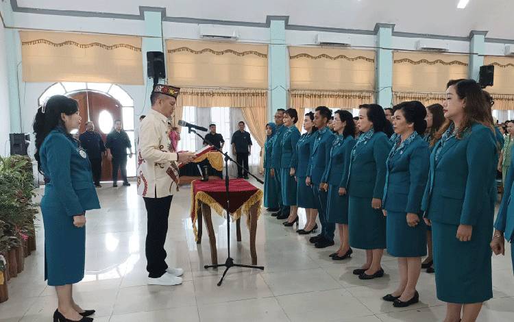 Bupati Gunung Mas Minta Pengurus TP PKK yang Baru Dilantik untuk Implementasi 10 Program Pokok