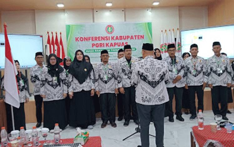 Kadeni Kembali Pimpin PGRI Kapuas Periode 2025-2030