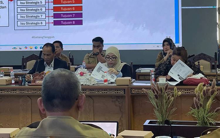 Wakil Ketua I DPRD Kalteng Ajak Masyarakat Bijak Bermedia Sosial demi Cegah Jeratan UU ITE