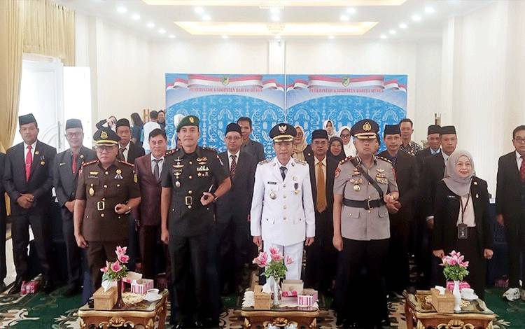 Pj Bupati Barut Hadiri Upacara Peringatan Hari Otonomi Daerah XXIX Tahun 2025 Secara Virtual