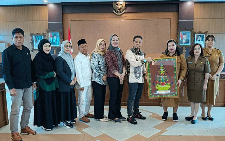 Bahas Optimalisasi PAD, DPRD Hulu Sungai Utara Kunjungi Bapenda Barito Timur