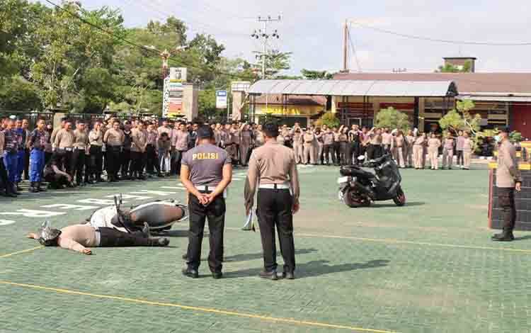 Polres Kapuas Gelar Pelatihan Penanganan TPTKP Laka Lantas untuk Personel