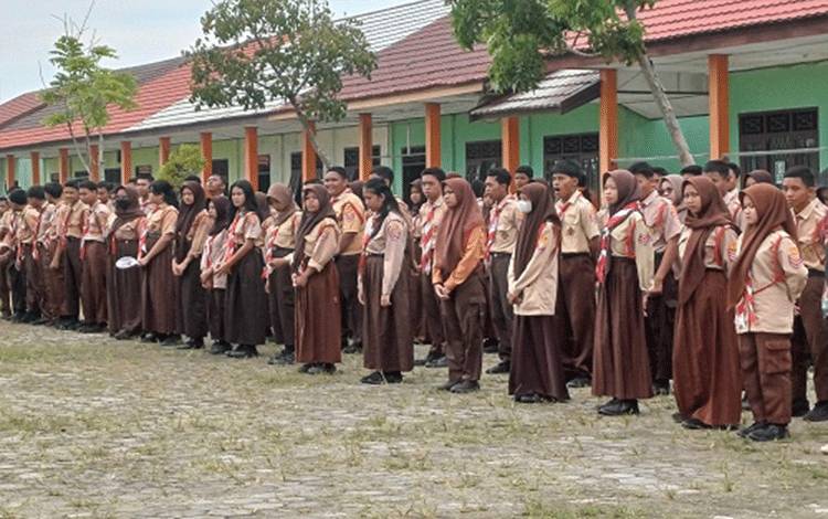 Usulan Seragam Sekolah Gratis untuk Dukung Wajib Belajar 9 Tahun