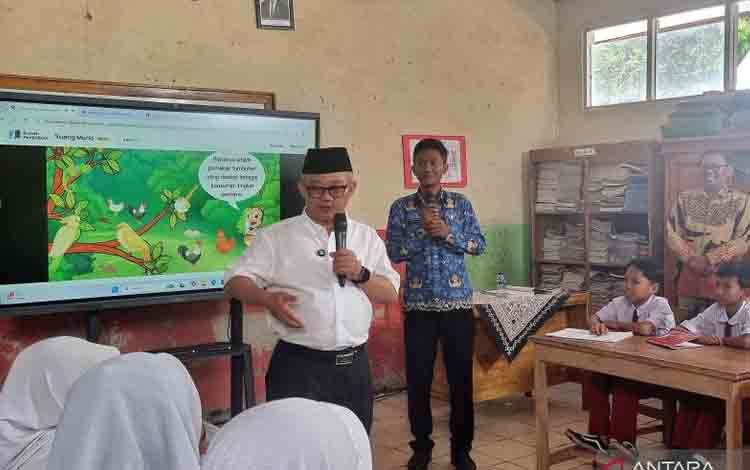 Mendikdasmen Siapkan Mekanisme Salurkan Bantuan Pendidikan bagi Guru