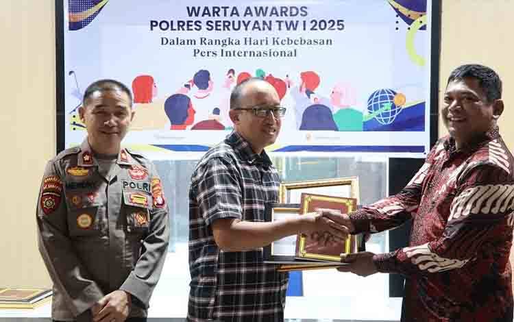 Wartawan Borneonews Raih Penghargaan Warta Awards Polres Seruyan