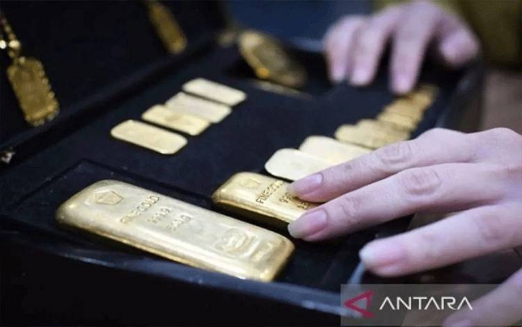 Harga Emas di Pegadaian Kompak Turun Rp10.000 per Gram pada Minggu