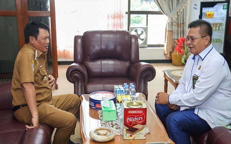 Ketua Pengadilan Agama Kuala Pembuang Bersilaturahmi dengan Bupati Seruyan