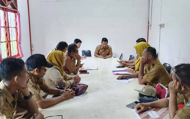 Camat Kapuas Kuala Pimpin Rakor Dengan Kades, Bahas Ini