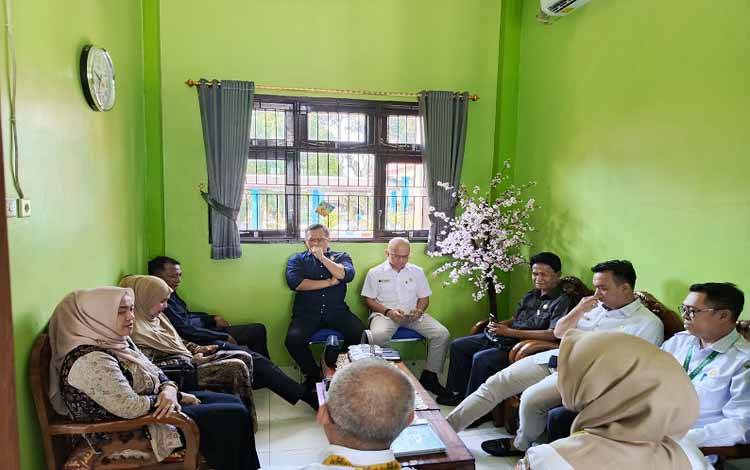 Komisi A DPRD Kobar Monitoring Sekolah untuk Pastikan Tidak Ada Pungutan Perpisahan