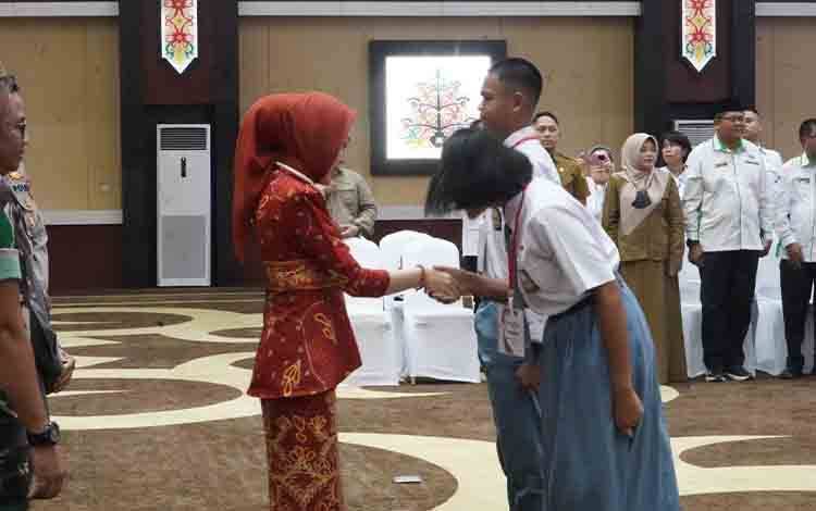 Aisyah Thisia Ingatkan Kehormatan Besar Anggota Paskibraka