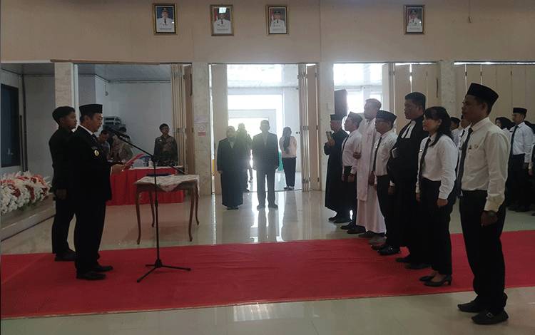 Bupati Sukamara Resmi Lantik 185 PPPK dan 24 CPNS Formasi 2024