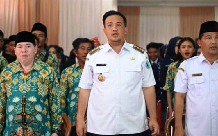Bupati Lamandau Minta Lulusan SMA Melanjutkan Kuliah