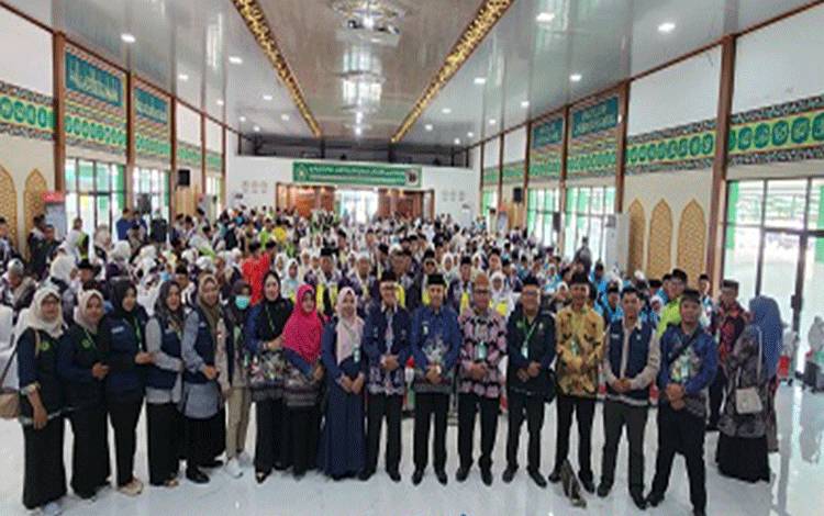 Wakil Bupati Seruyan Hadiri Pelepasan JCH di Asmara Haji Banjarmasin