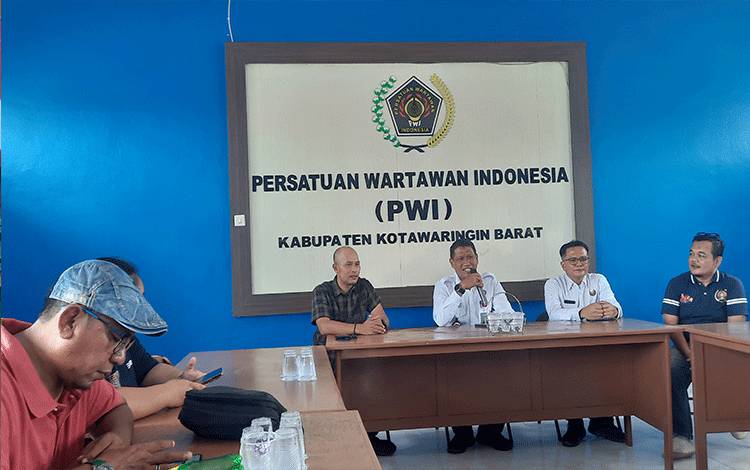 Kalapas Kelas II B Pangkalan Bun Silaturahmi ke PWI Kobar, Dorong Sinergi Positif dengan Media