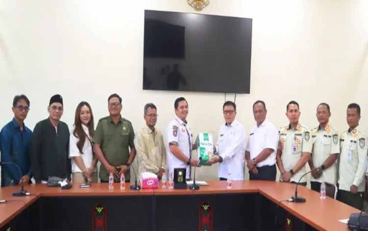 Satpol PP Seruyan Dampingi DPRD Kaji Tiru Raperda Trantibum ke Satpol PP Palangka Raya