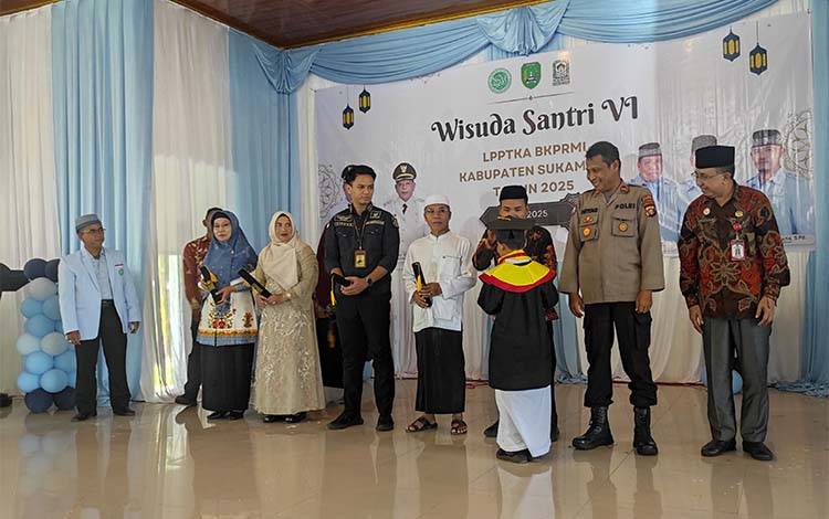 Pemkab Sukamara Apresiasi Wisuda Santri LPPTKA BKPRMI
