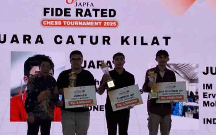Yosep Taher Segel Gelar Juara Kategori Blitz JAPFA FIDE Rated