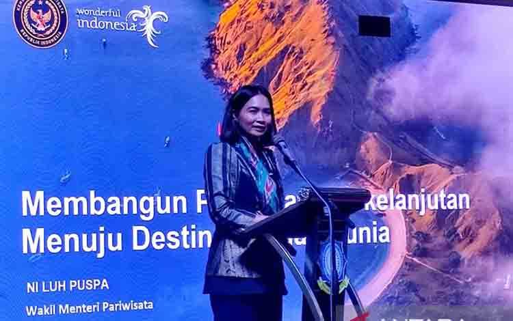 Wamenpar Ni Luh Sebut Sampah Tantangan Bersama Dunia Pariwisata