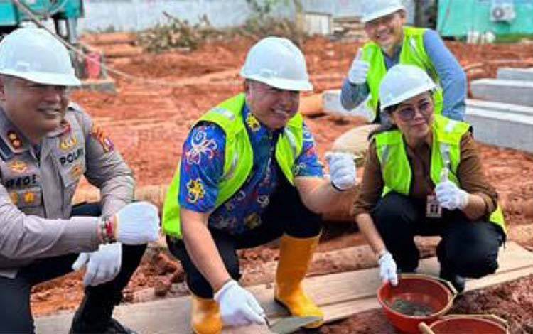 Wabup Kapuas Lakukan Peletakan Batu Pertama Pembangunan Kantor Dinas Kesehatan