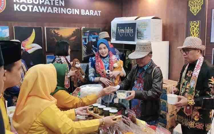 Kalteng Expo 2025 Resmi Dibuka, Gubernur Kunjungi Stan Pameran dan Berbaur Bersama Masyarakat