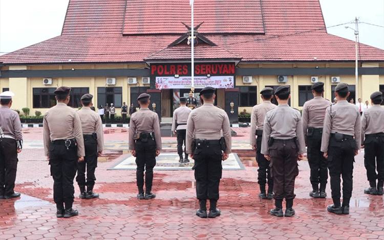 Gelar Upacara Harkitnas ke-117, Kapolres Seruyan Ajak Personel Bangkit Bersama Wujudkan Indonesia Kuat
