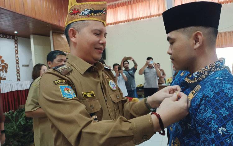 Bupati Gunung Mas Minta CPNS Baru Dilantik Bekerja dengan Baik dan Benar