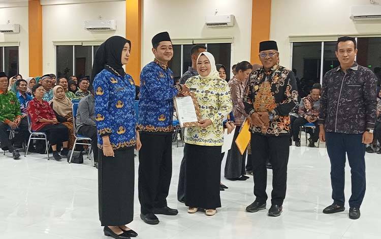 Pesan Bupati Kobar Pada Penyerahan SK 110 CPNS