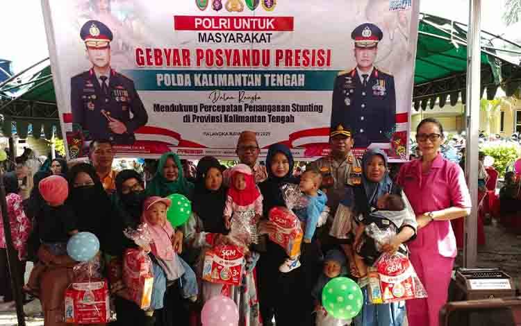Dukung Penurunan Stunting, Polres Seruyan Gelar Pelayanan Kesehatan Gebyar Posyandu Presisi